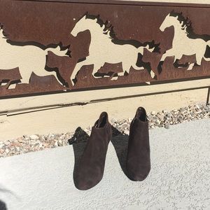bandolino brown suede short bootie